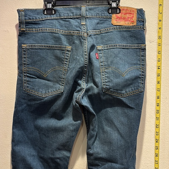 Levi's Classic Straight Blue Jeans - Picture 3 of 8
